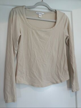 Athleta Cream Long Sleeve Scoop Neck Top